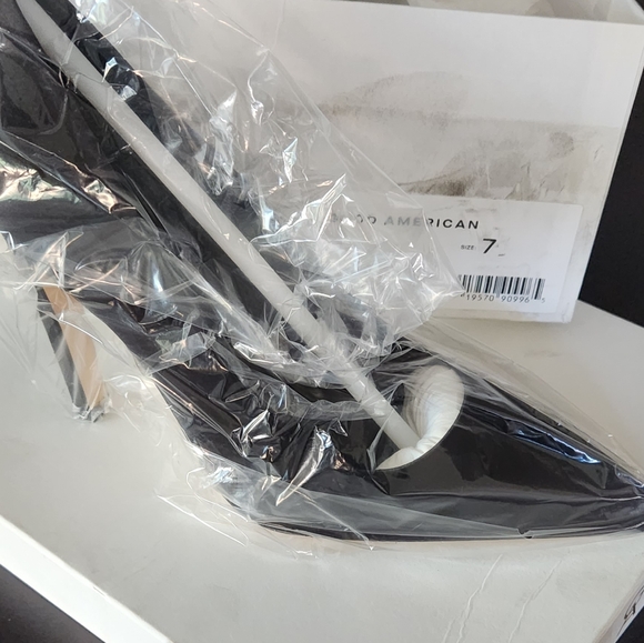 GOOD AMERICAN 🖤 The Icon Pointed Toe Pump - Black Satin - Size 7 - Picture 7 of 7